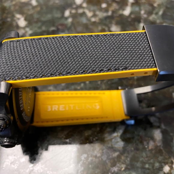 Breitling Avenger Hurricane - Picture 4 of 8